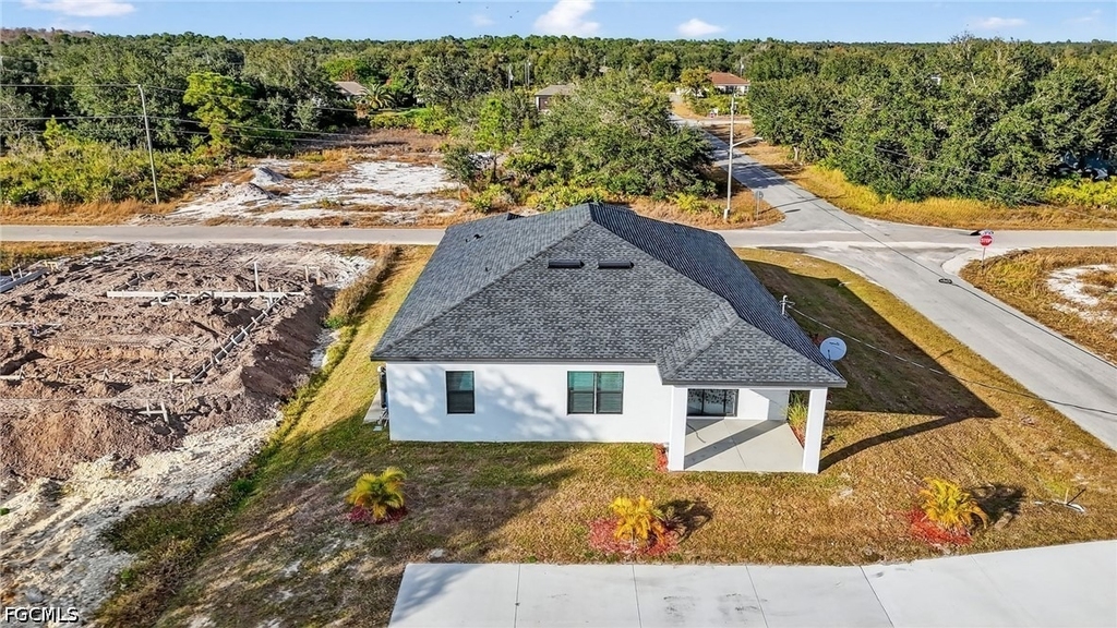 2513 69th Street W - Photo 3