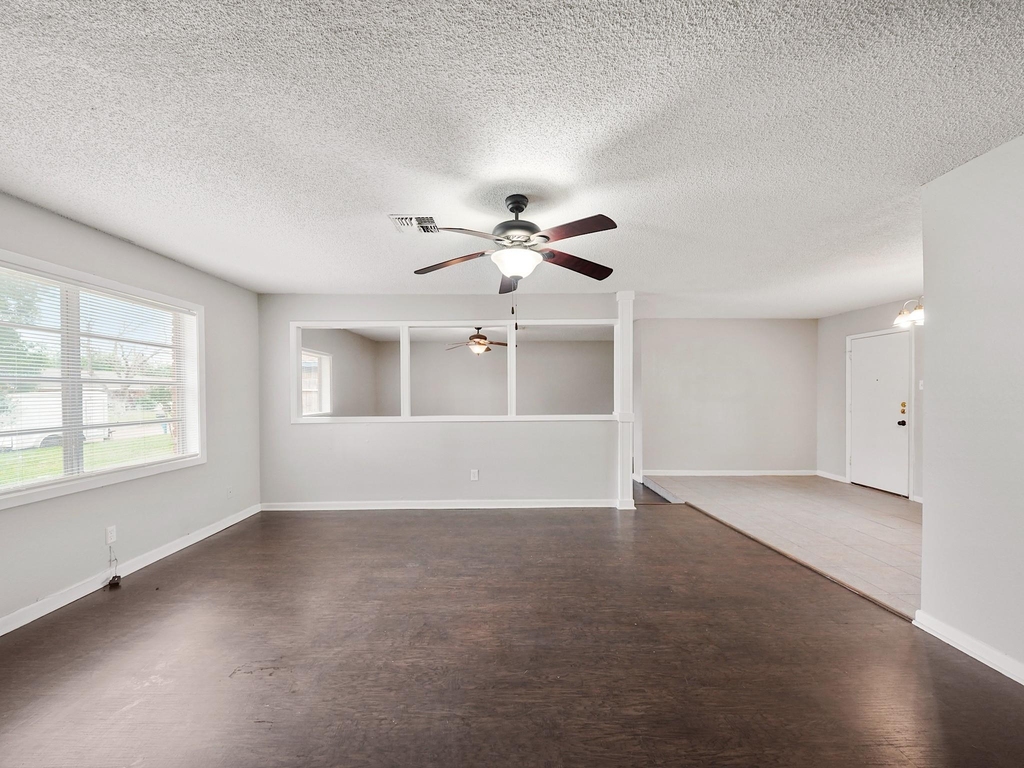 3006 14th Avenue N - Photo 3