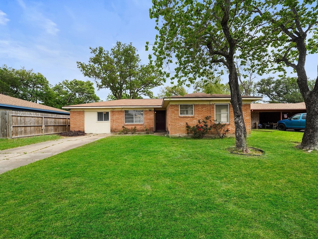 3006 14th Avenue N - Photo 0