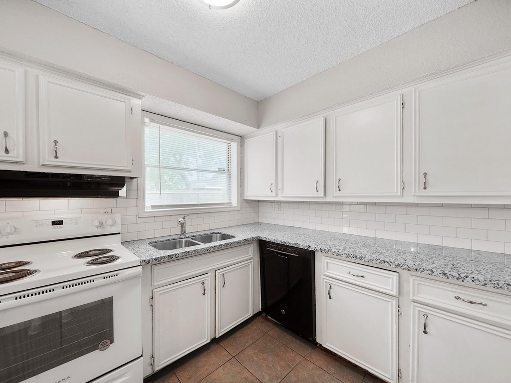 3006 14th Avenue N - Photo 12
