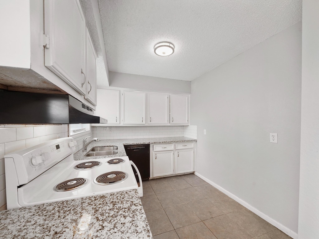3006 14th Avenue N - Photo 11