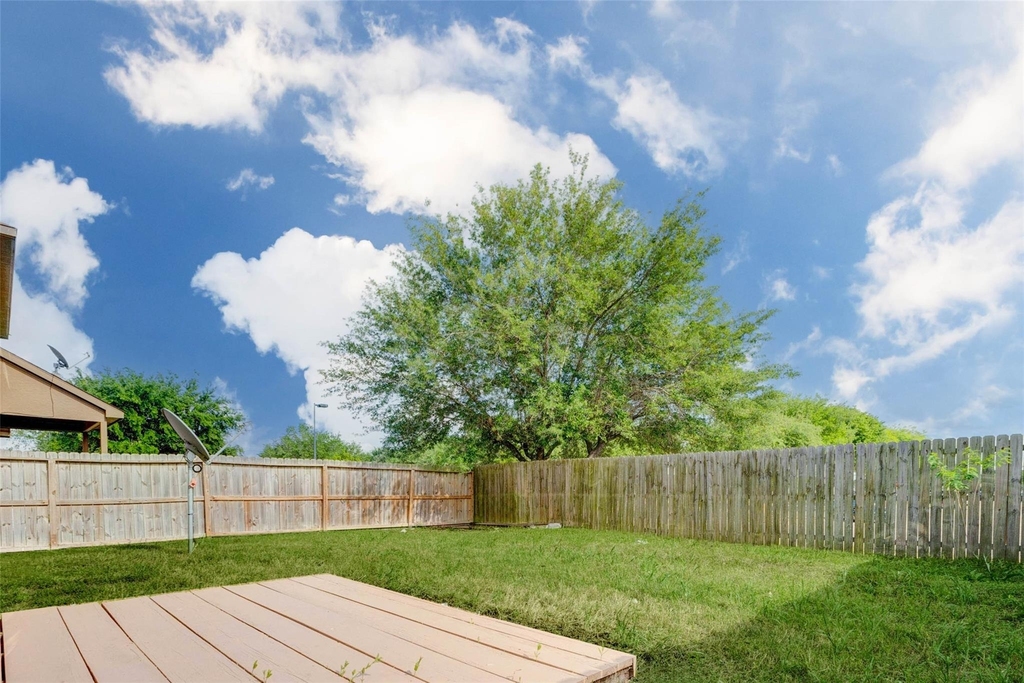 8605 Beviamo Street - Photo 6