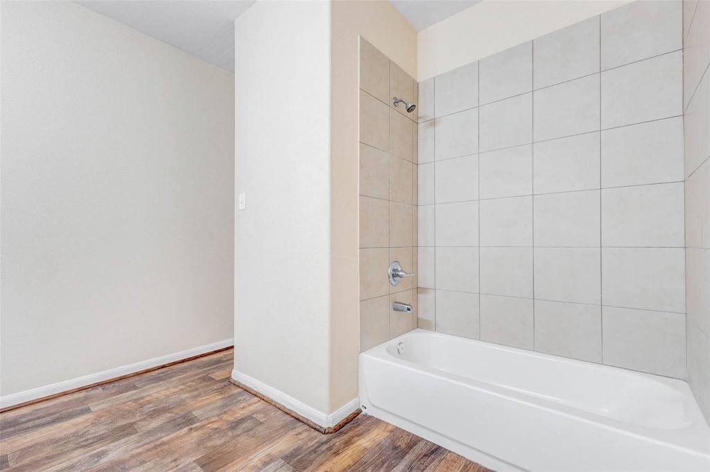 8605 Beviamo Street - Photo 12