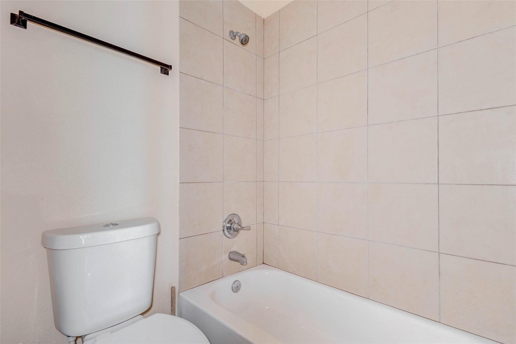 8605 Beviamo Street - Photo 13