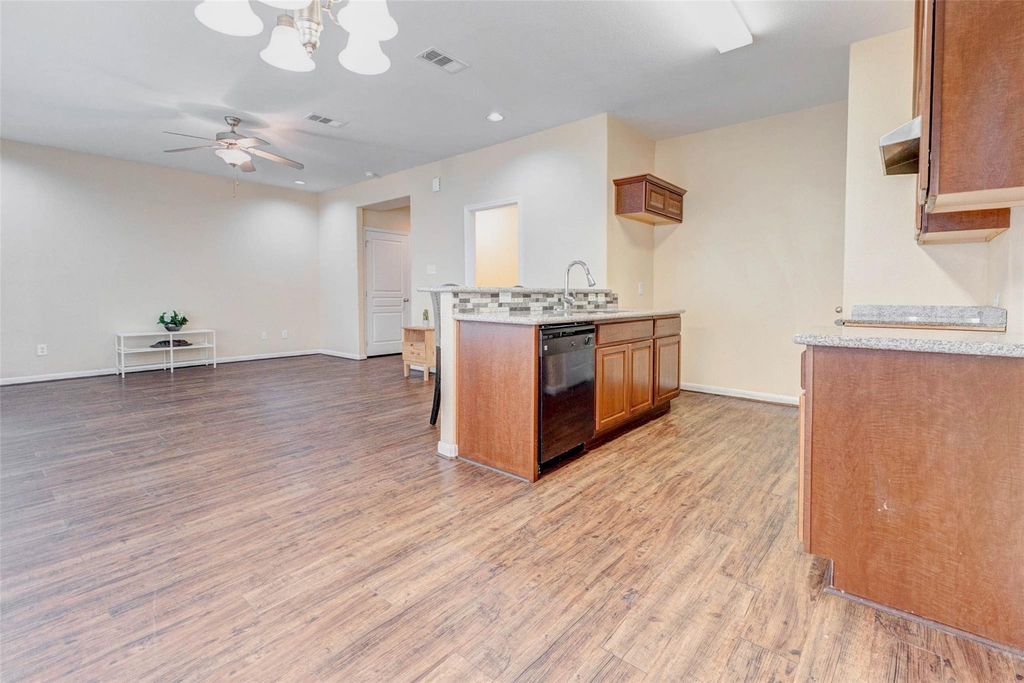 8605 Beviamo Street - Photo 2
