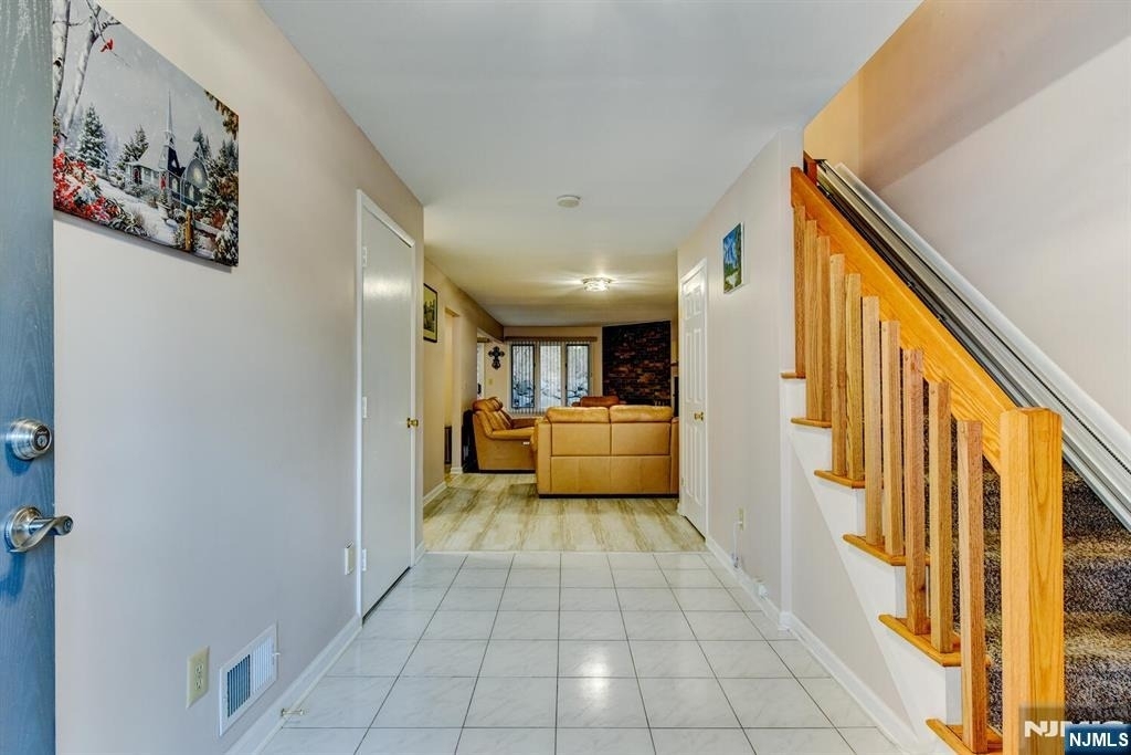 6 Hansen - Photo 3