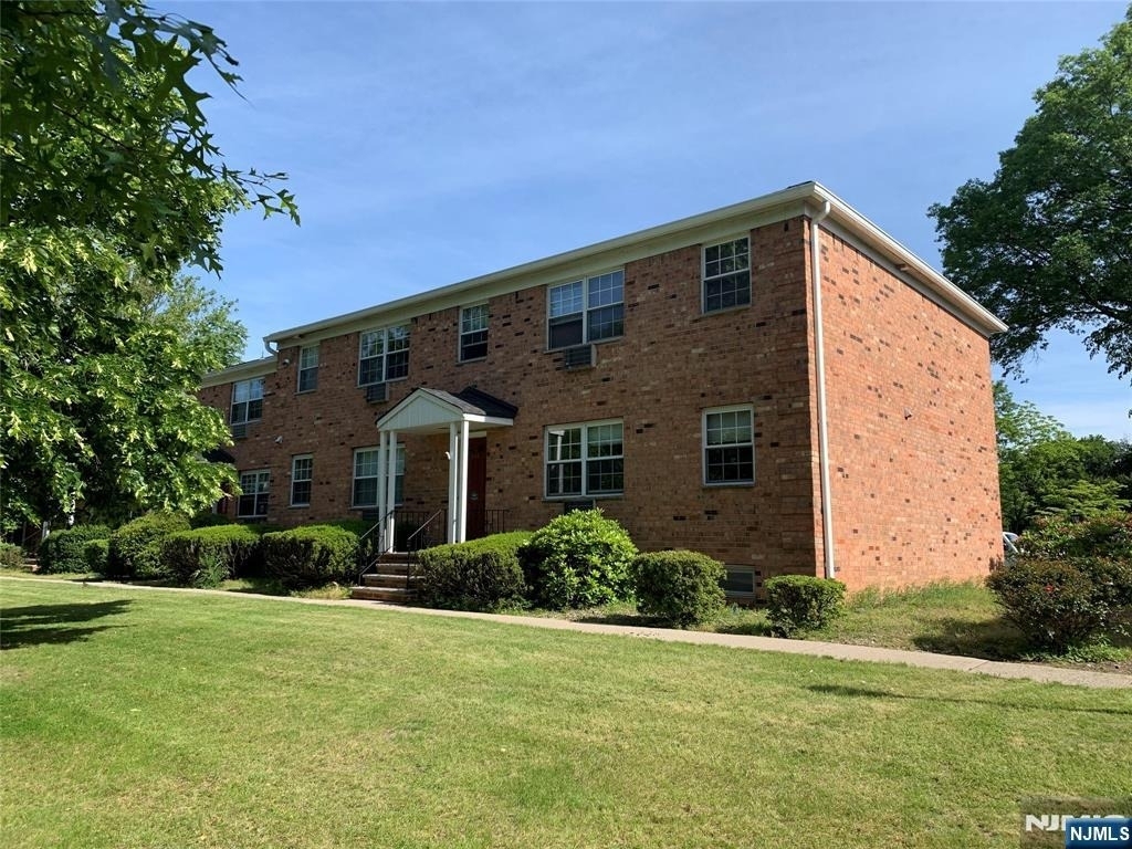 153 Park - Photo 1