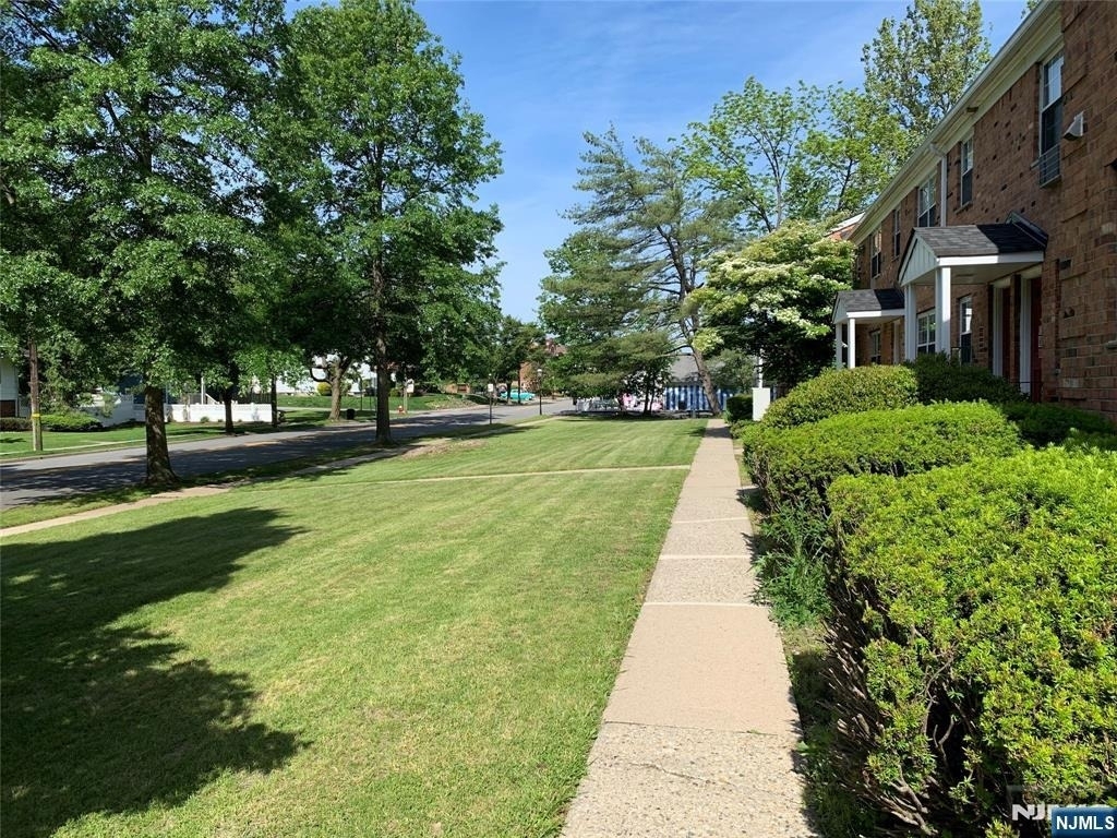 153 Park - Photo 2