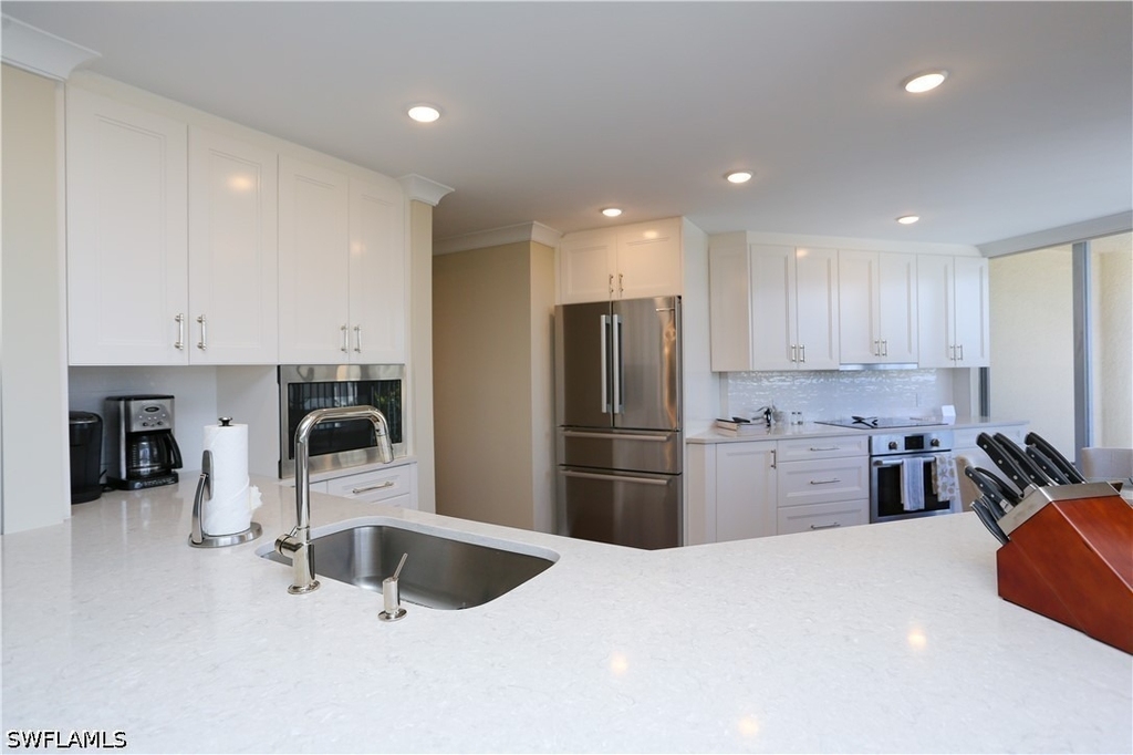4041 Gulf Shore Boulevard N - Photo 8