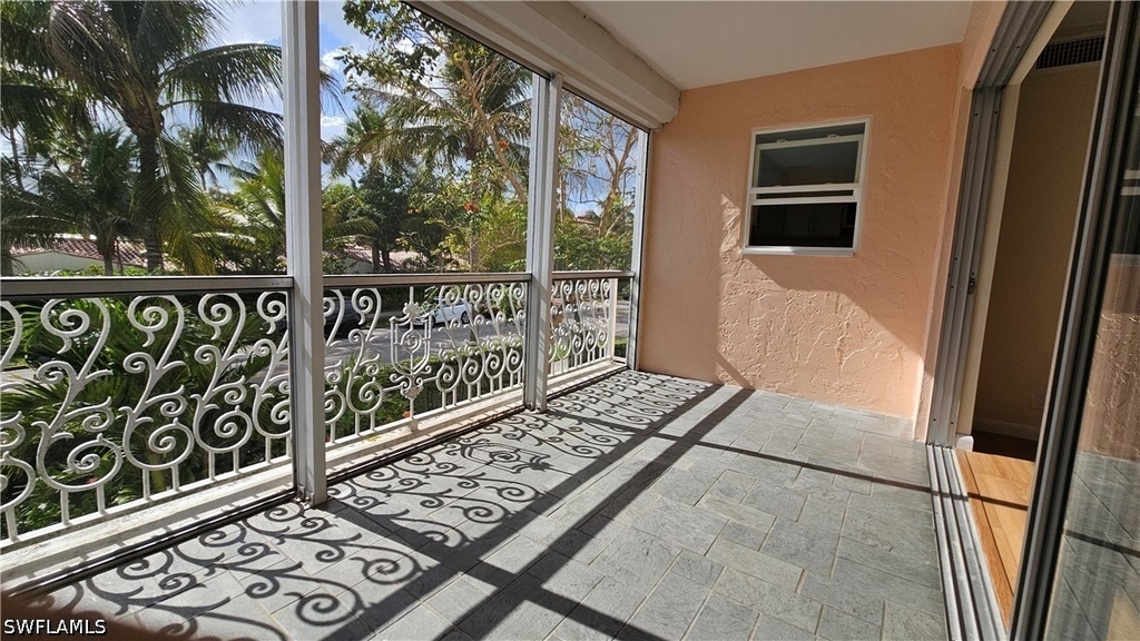 301 6th Avenue S - Photo 2