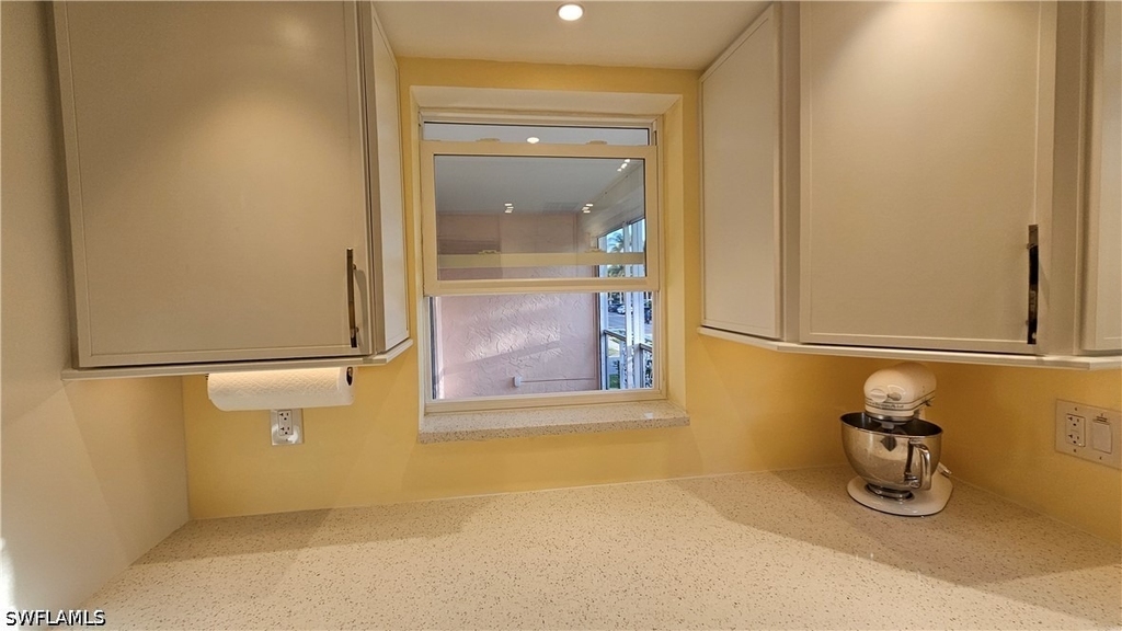 301 6th Avenue S - Photo 12