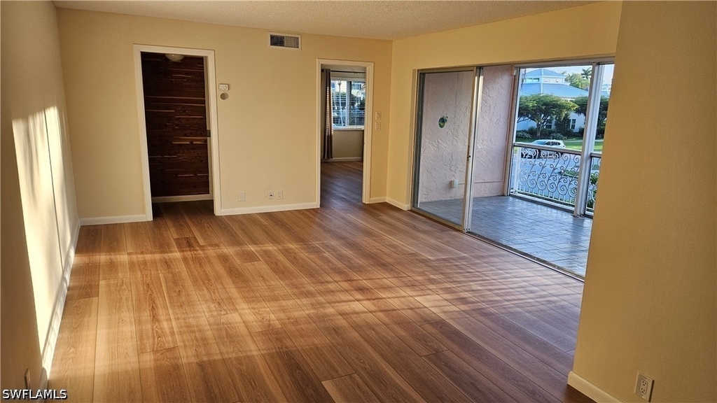 301 6th Avenue S - Photo 4