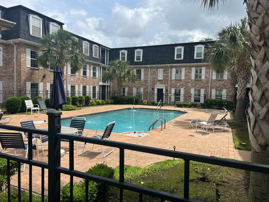 359 N Post Oak Lane - Photo 1