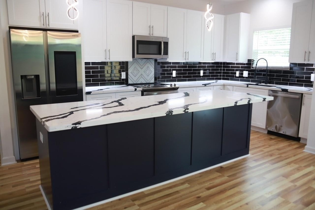 5126 Lyndhurst Drive - Photo 2