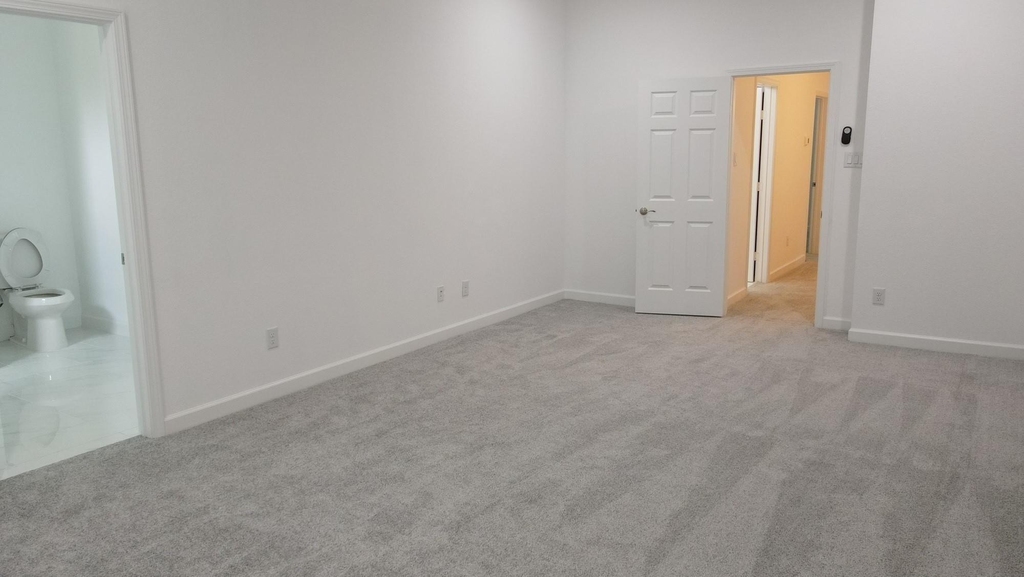 5126 Lyndhurst Drive - Photo 6