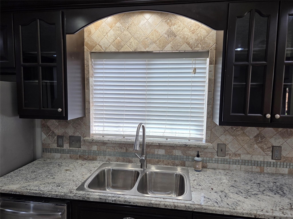 15415 Beechnut Street - Photo 5