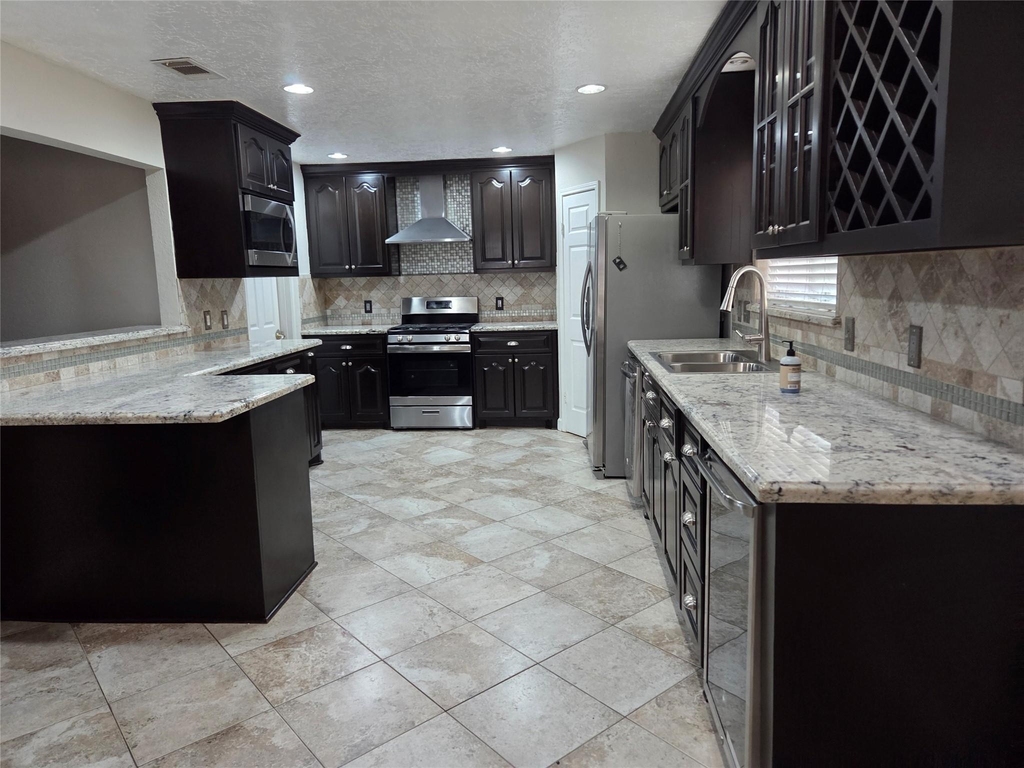 15415 Beechnut Street - Photo 4
