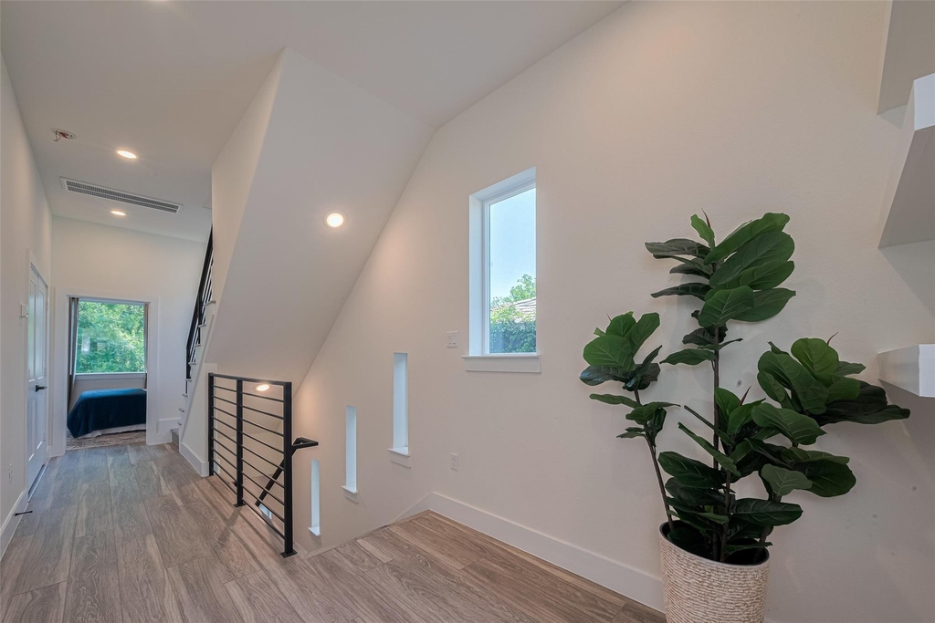 2909 Nagle Street - Photo 32