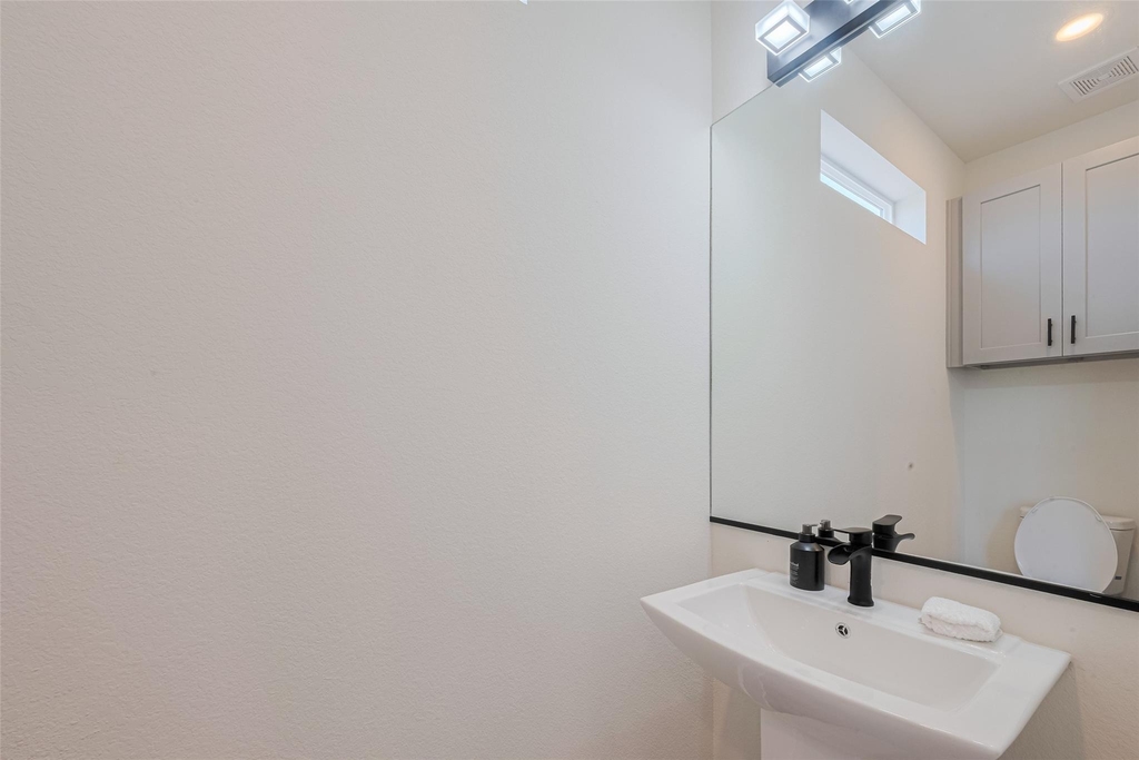2909 Nagle Street - Photo 31