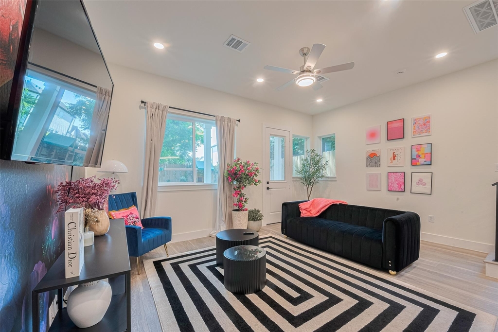2909 Nagle Street - Photo 7