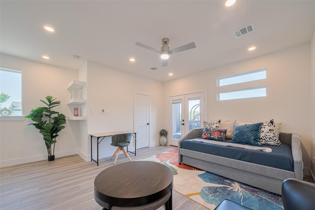 2909 Nagle Street - Photo 25