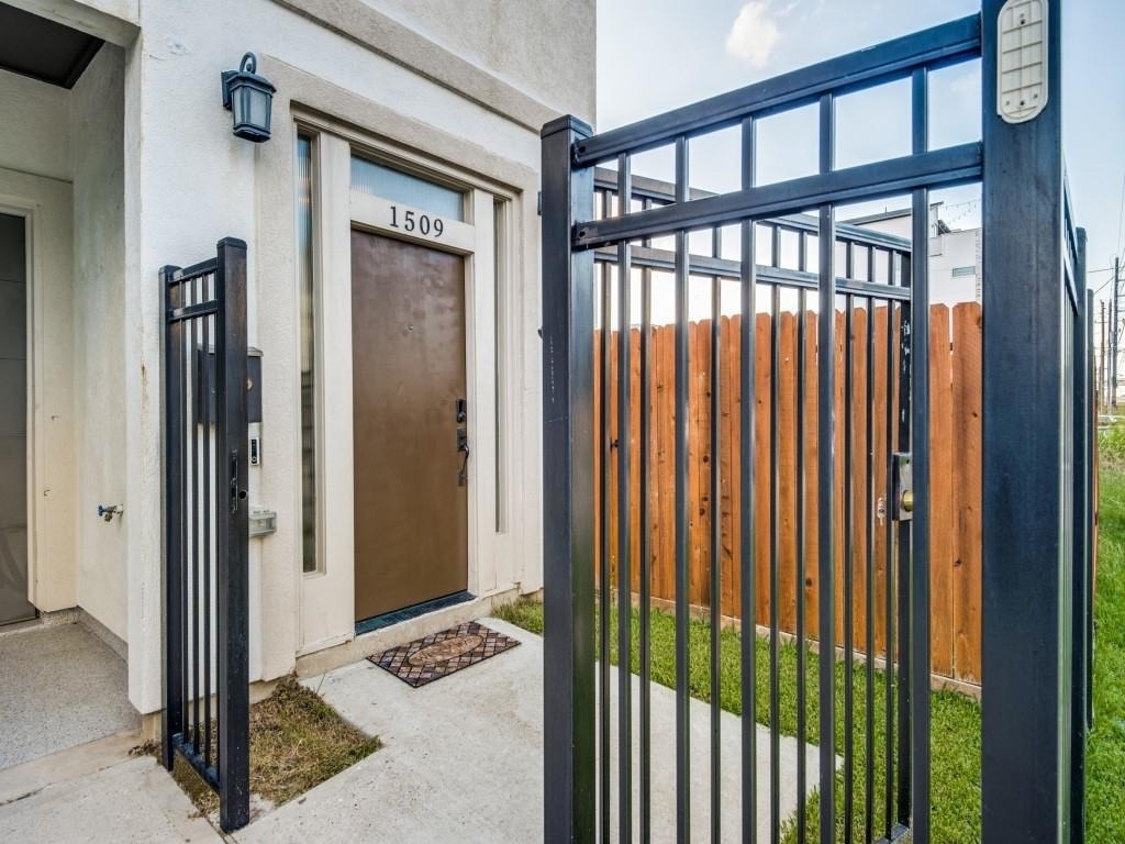 1509 Holly Street - Photo 10