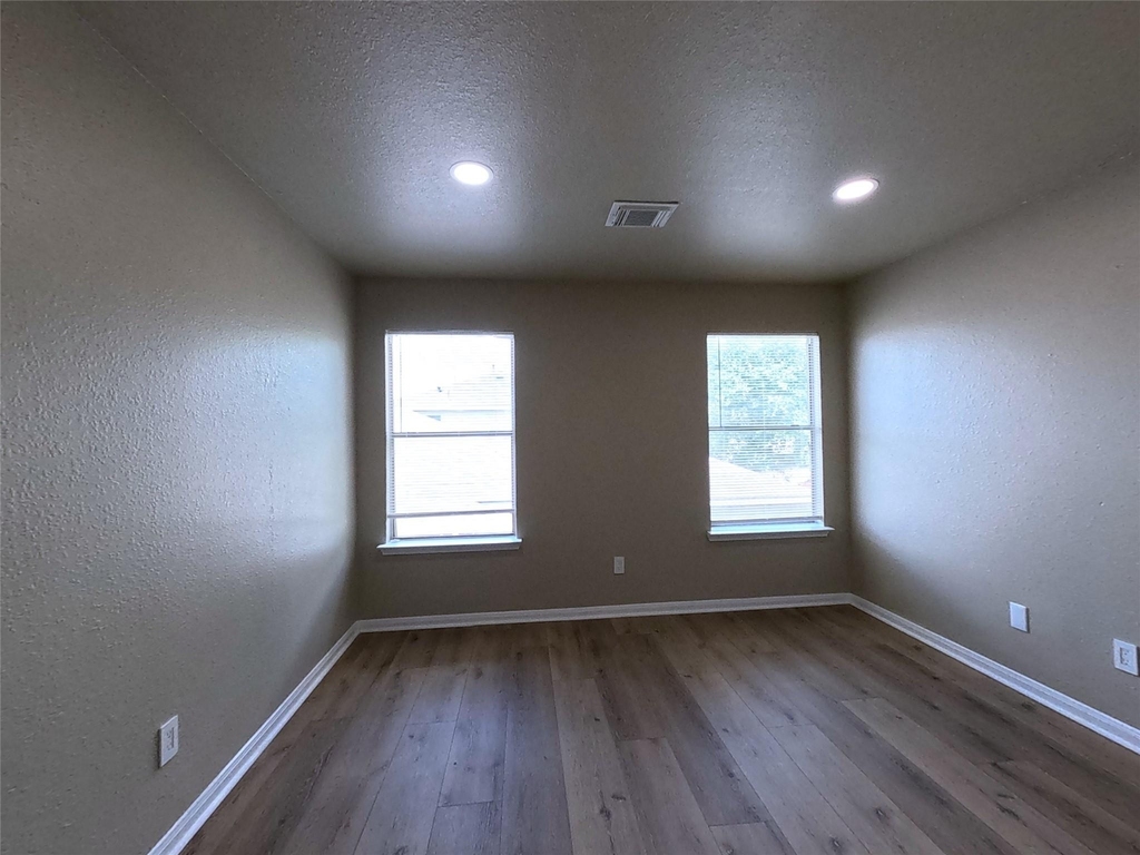 17107 Westminster Village Court - Photo 11