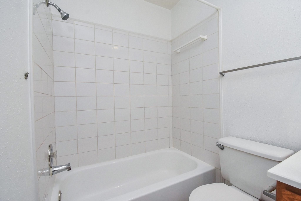 7822 Greenedge Drive - Photo 11