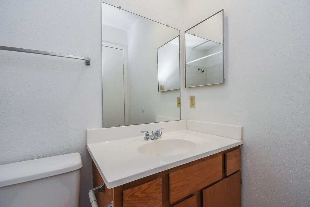 7822 Greenedge Drive - Photo 10