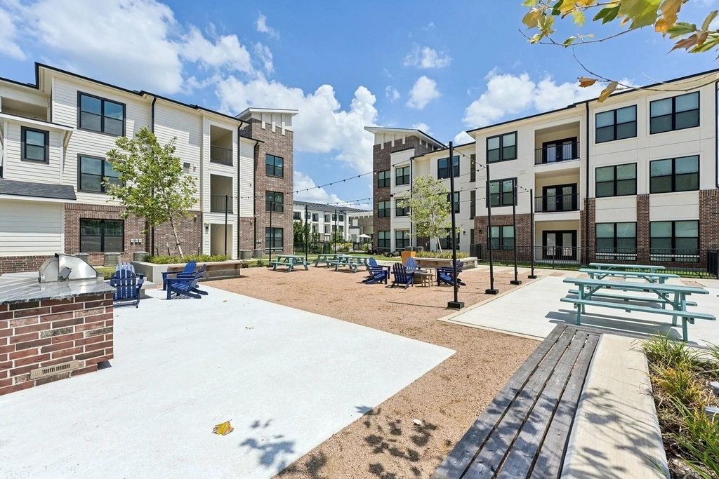 1800 Central Pine Street - Photo 6