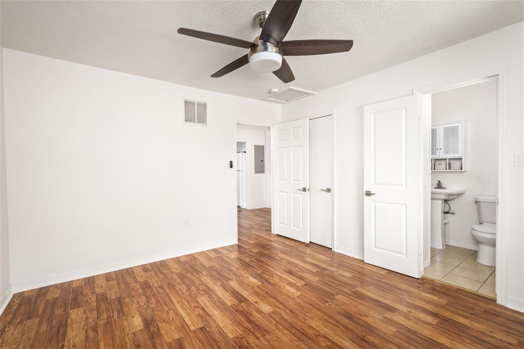 3910 Dallas Street - Photo 2