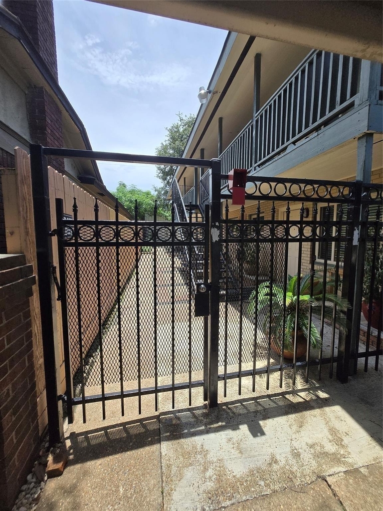 3910 Dallas Street - Photo 5