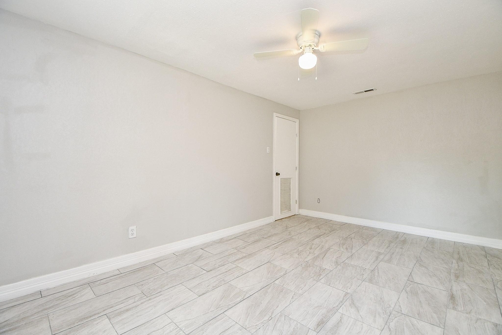 5811 Greencraig Drive - Photo 27