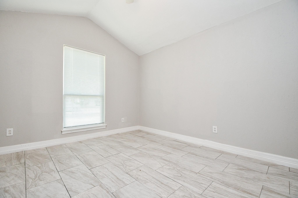 5811 Greencraig Drive - Photo 17