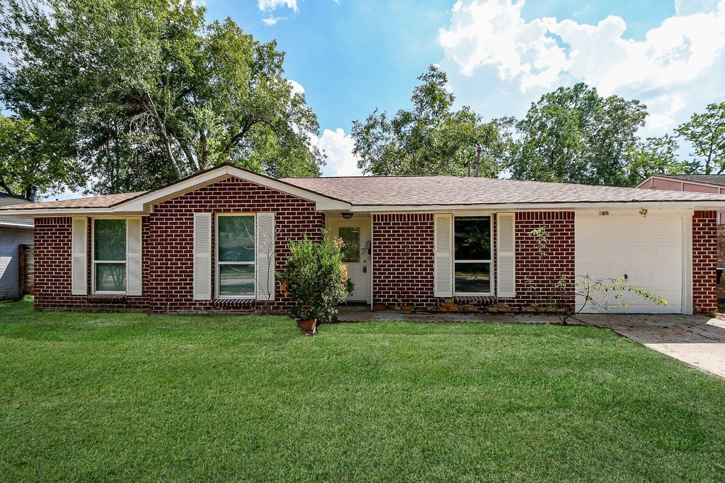 5811 Greencraig Drive - Photo 0