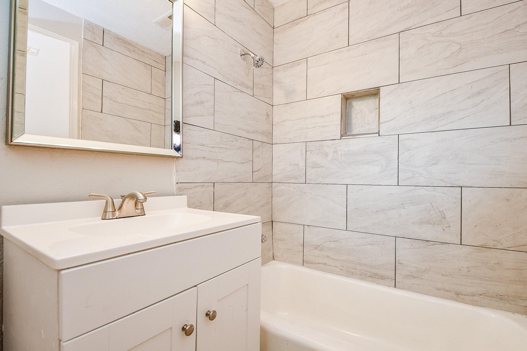 5811 Greencraig Drive - Photo 23