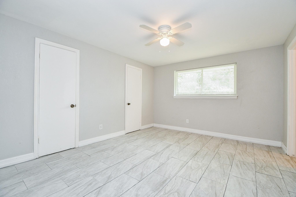 5811 Greencraig Drive - Photo 19