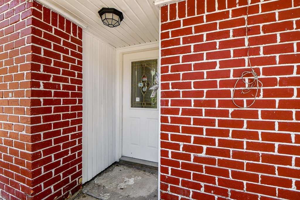 5811 Greencraig Drive - Photo 2