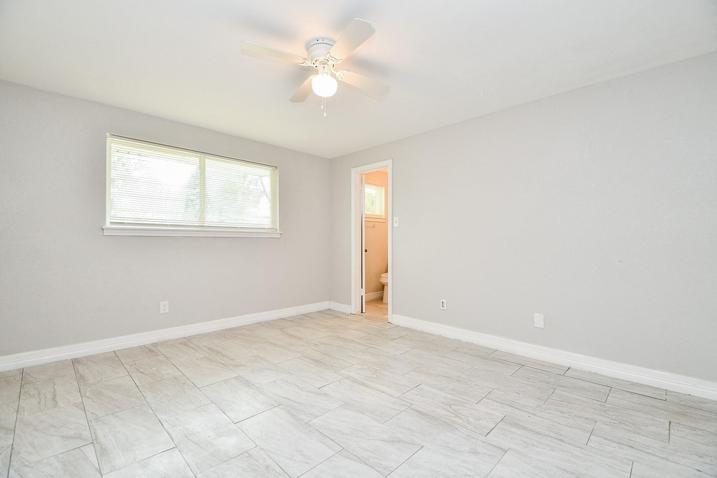 5811 Greencraig Drive - Photo 20