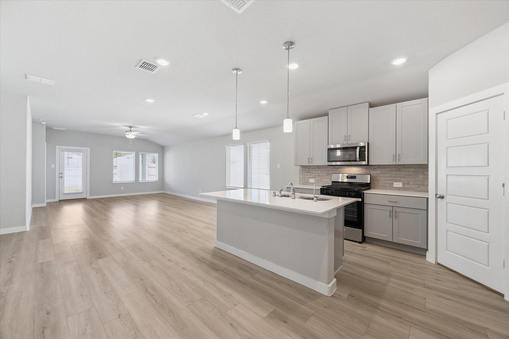 1510 King Ranch Road - Photo 4