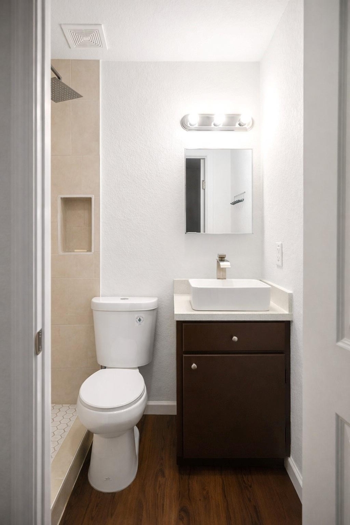 916 Parkway Street - Photo 9