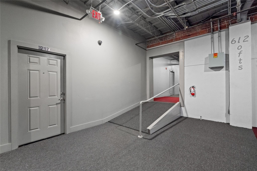 612 W Texas Avenue - Photo 10