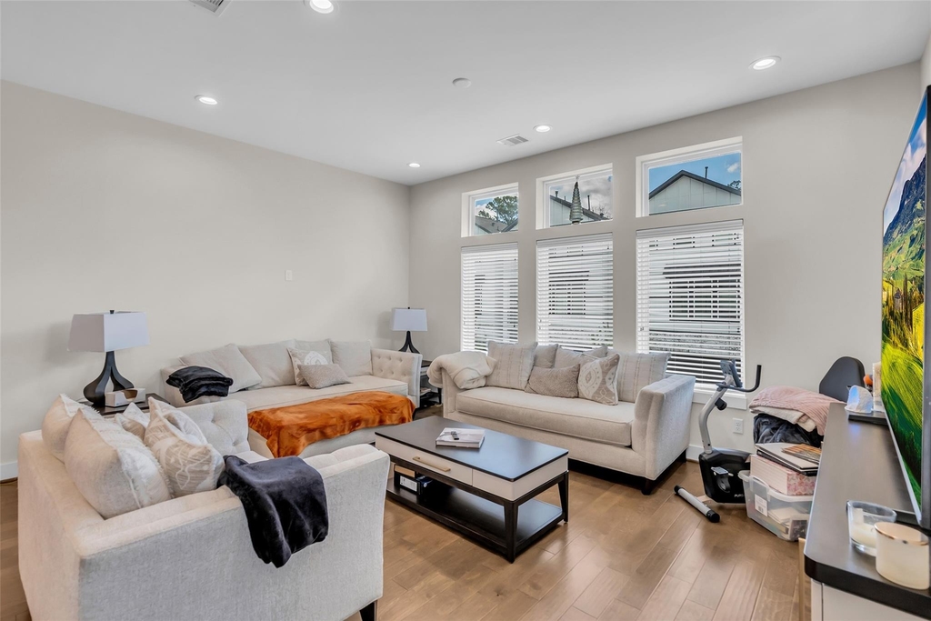 5303 Donovan Gardens Lane - Photo 10