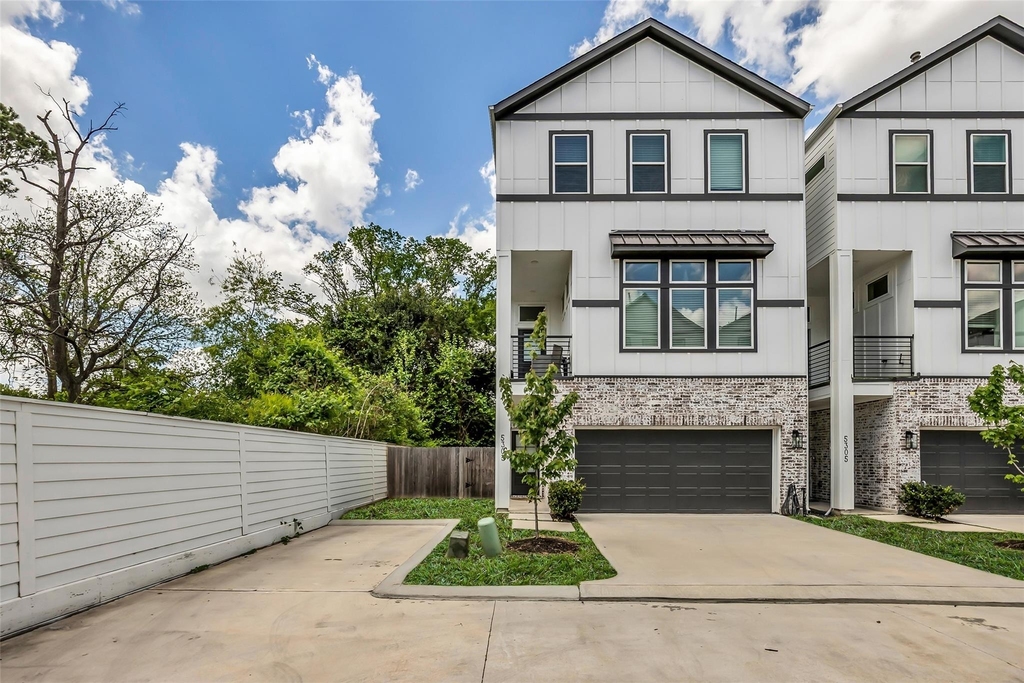 5303 Donovan Gardens Lane - Photo 1