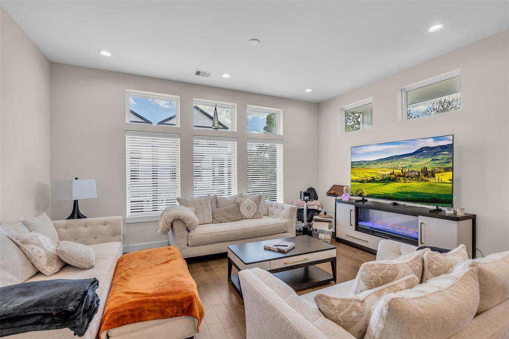5303 Donovan Gardens Lane - Photo 9