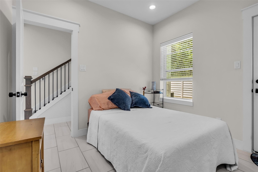 5303 Donovan Gardens Lane - Photo 3