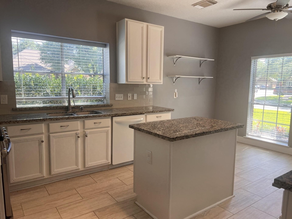 9327 Restover Lane - Photo 8