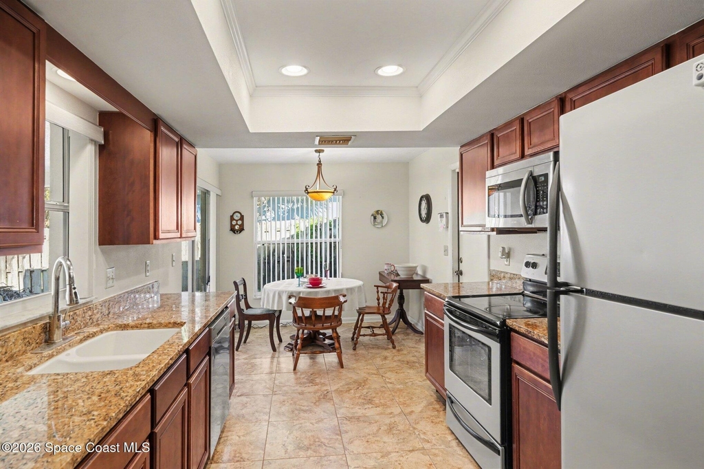 108 Delvalle Street - Photo 10