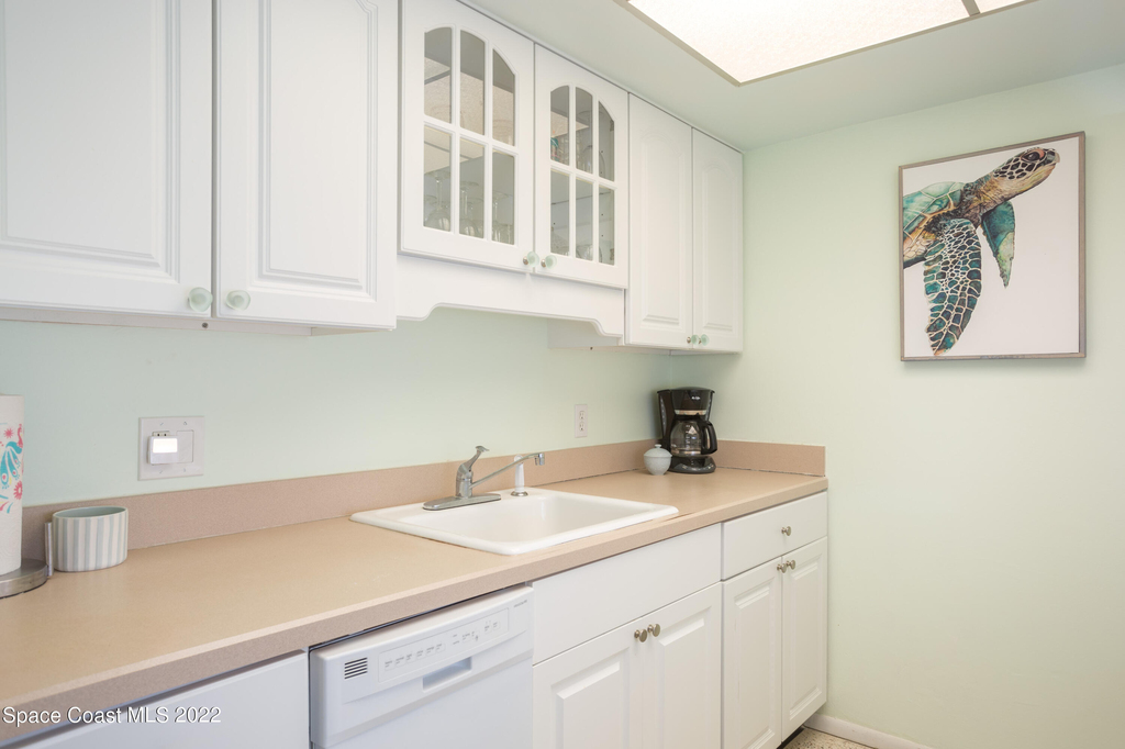 8522 N Atlantic Avenue - Photo 11