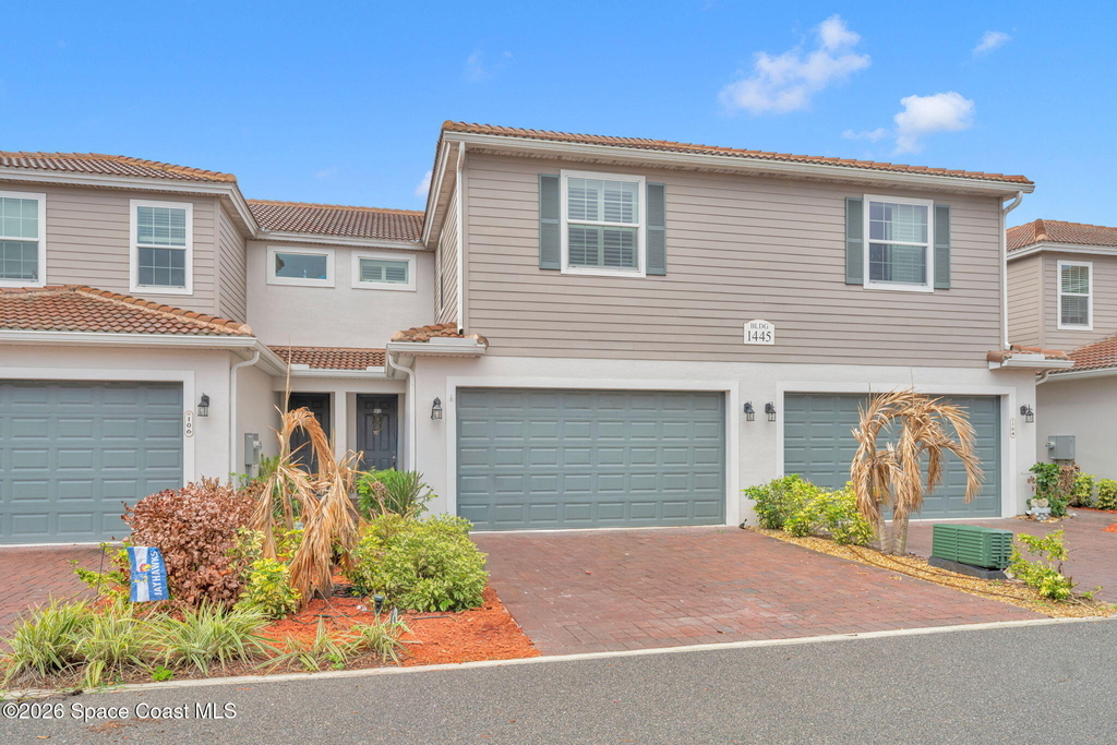 1445 Isabella Drive - Photo 2